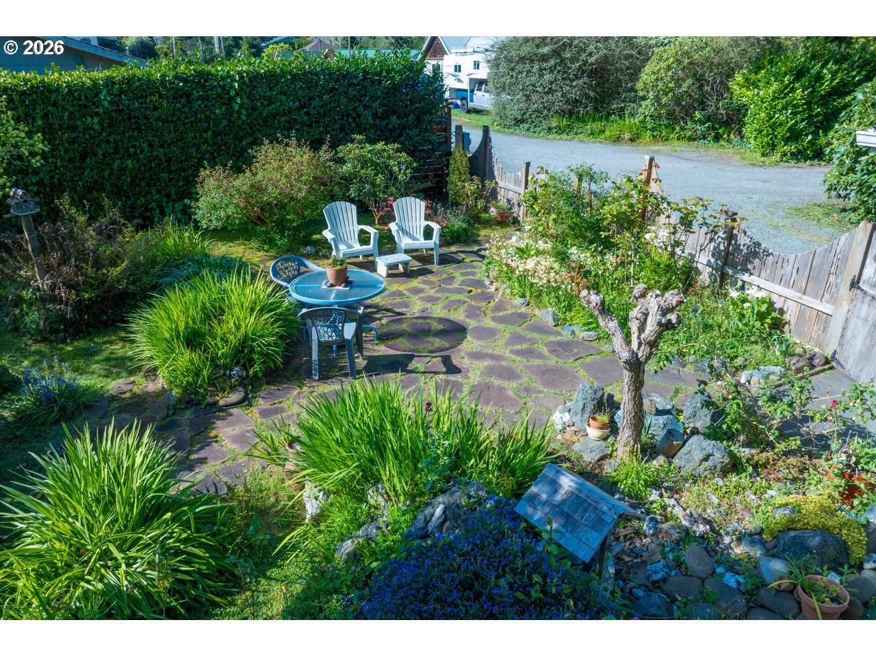 498 LEXINGTON AVE NE