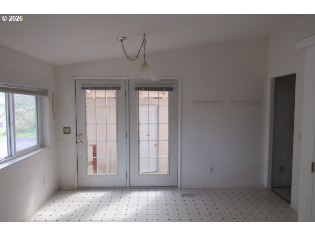 1605 KRISTI LOOP