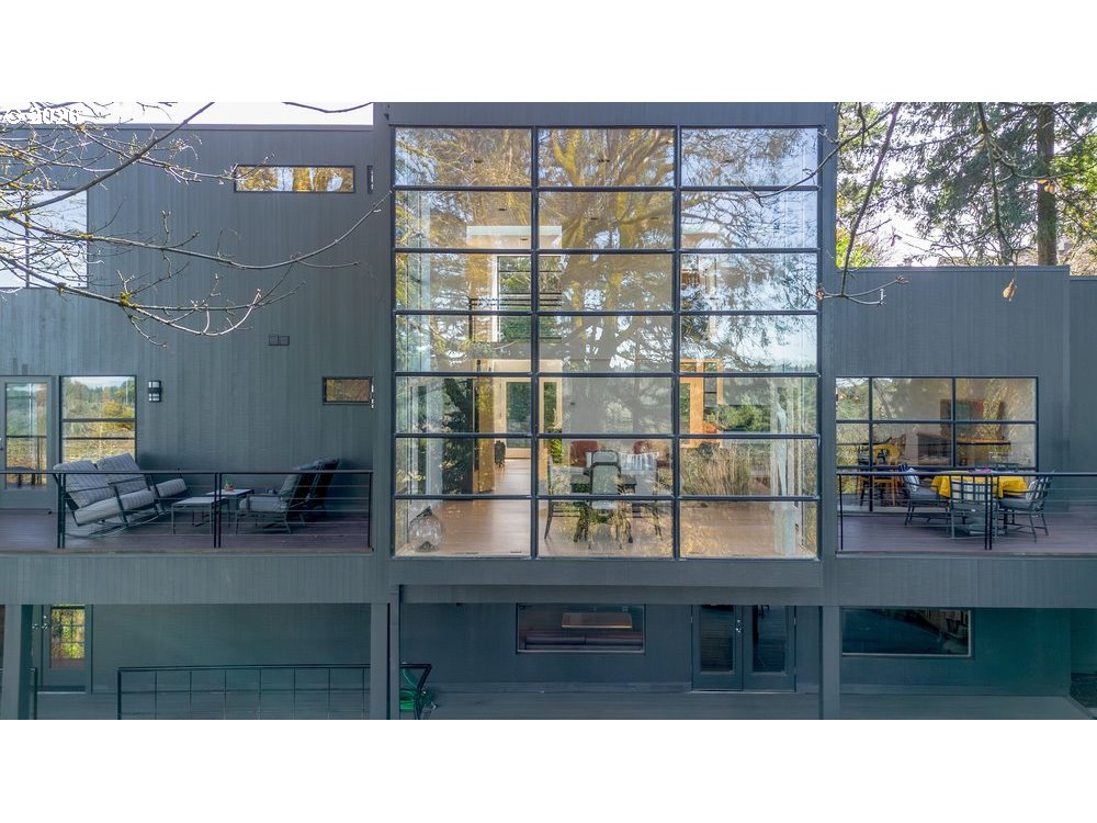 4191 SW GREENLEAF DR