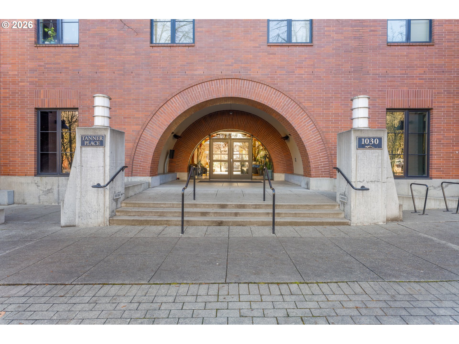 1030 NW JOHNSON ST 611