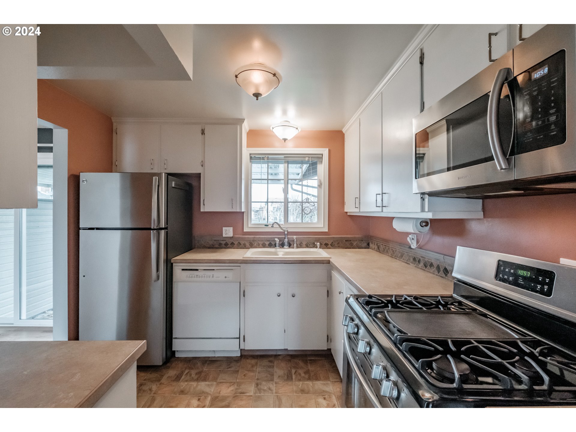 Woodburn, Oregon 97071, United States, 2 Bedrooms Bedrooms, ,2 BathroomsBathrooms,Residential,Active,26795