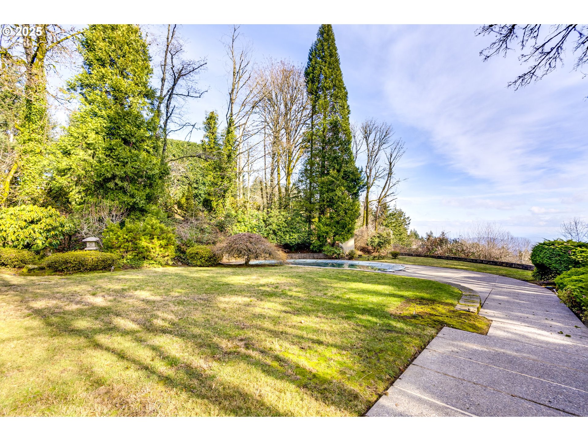316 NW HILLTOP DR