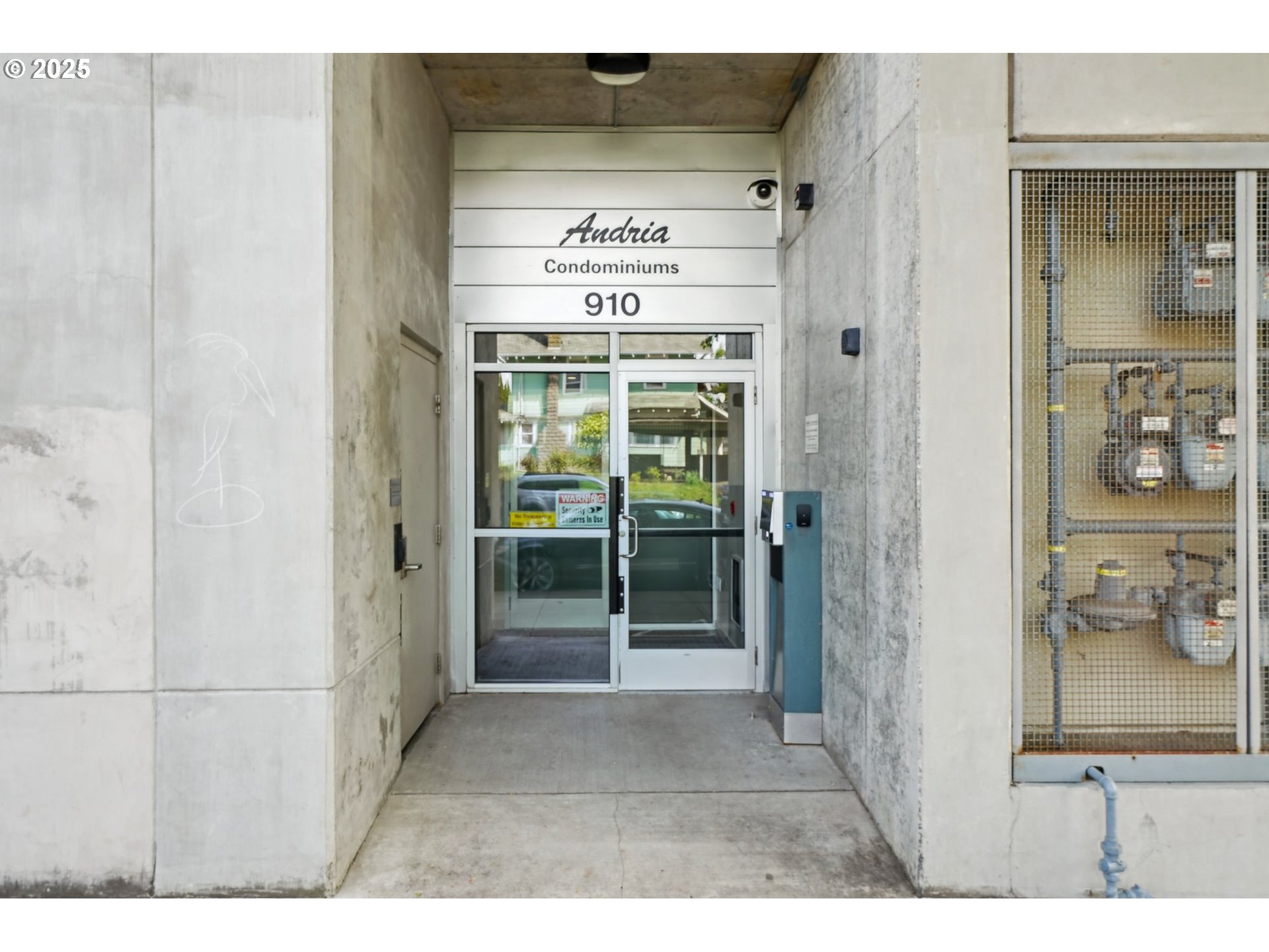 910 SE 42ND AVE 250