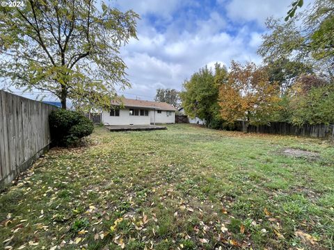 A home in Roseburg