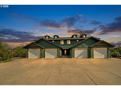 1726 32ND ST Florence OR 97439