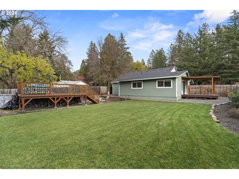 A home in Rogue River