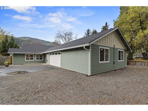 A home in Rogue River