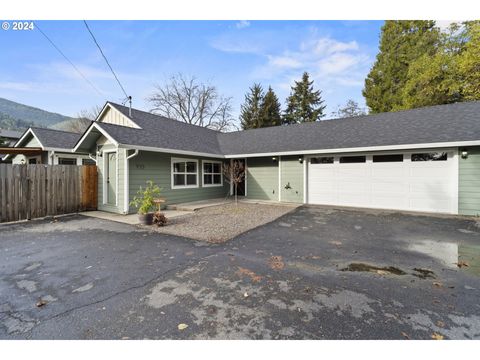 A home in Rogue River