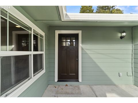 A home in Rogue River