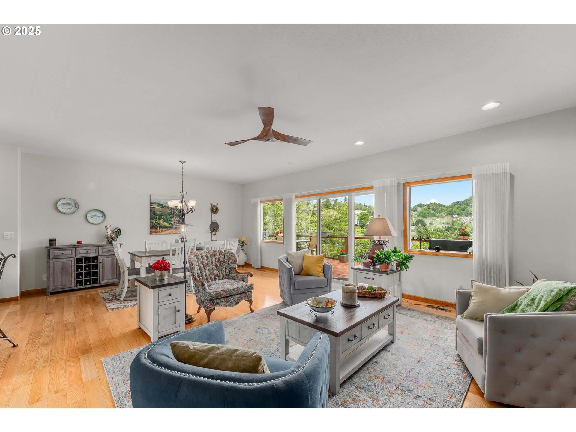 371 NW RACHEL LYNN WAY