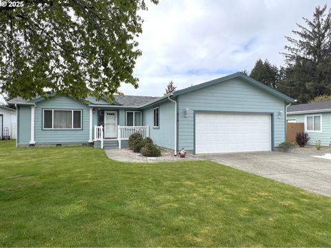 215 LAKELAND DR Lakeside OR 97449