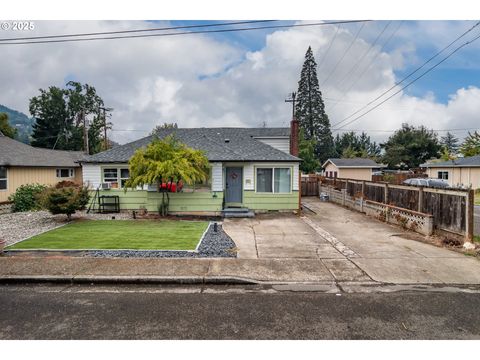 732 W NEBO ST Roseburg OR 97471