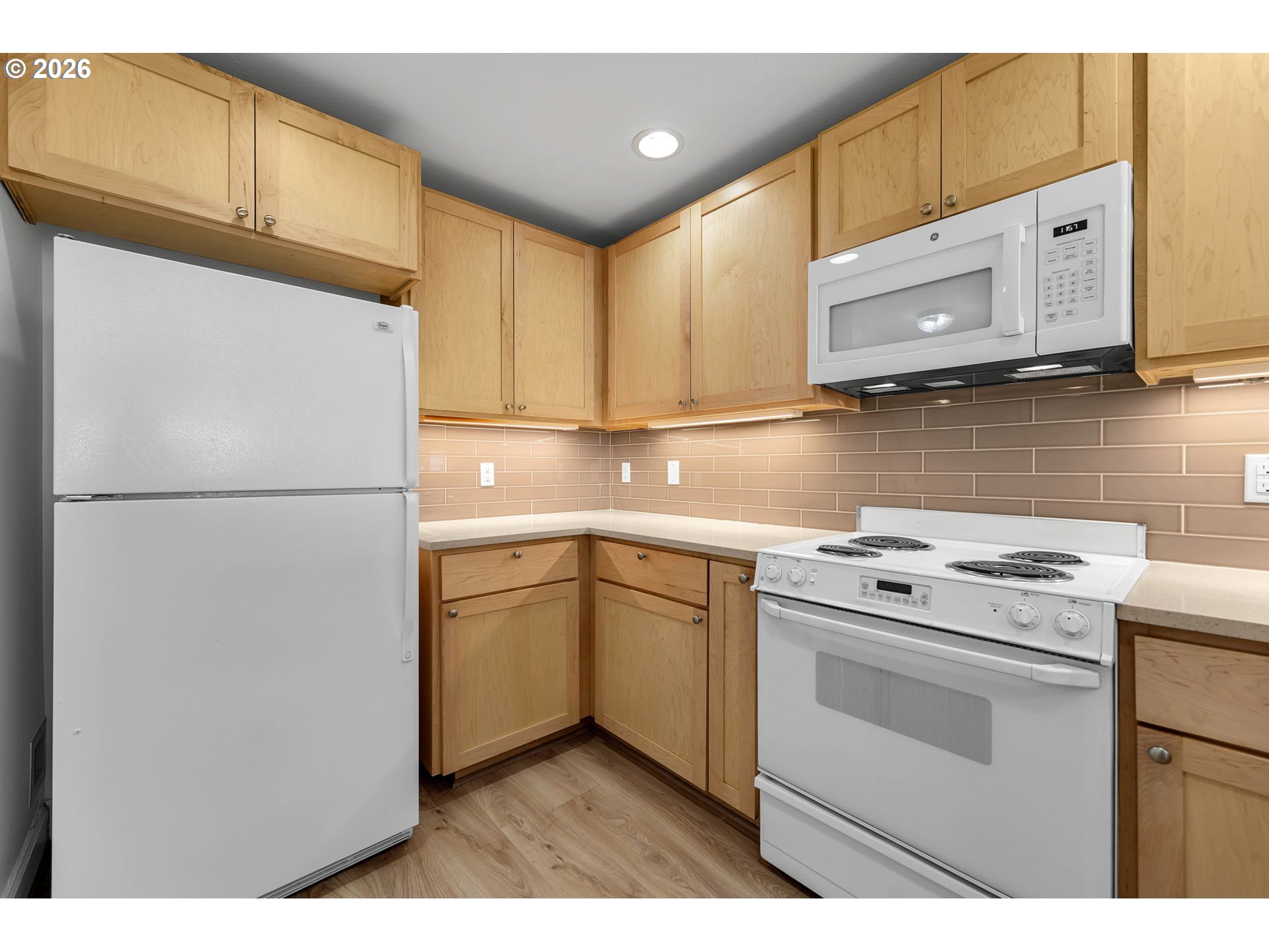 520 SE COLUMBIA RIVER DR 330