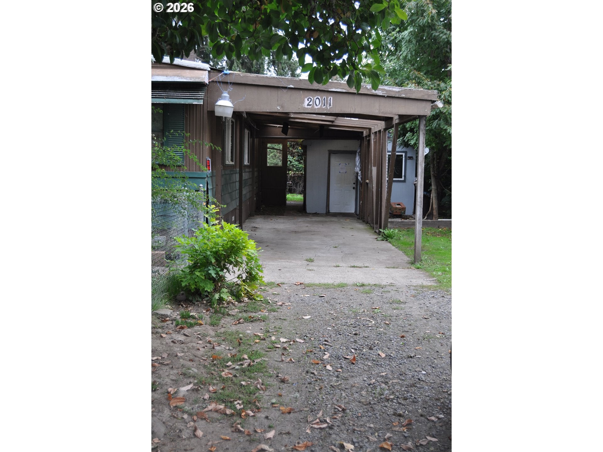 2011 HARBOR DR