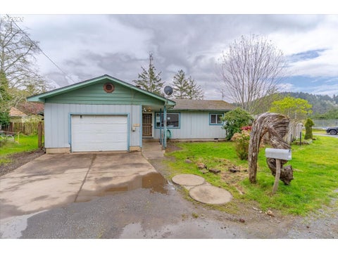Photo of 4634 SE Lee Ave, Lincoln City, OR 97367 (MLS # 452881248)