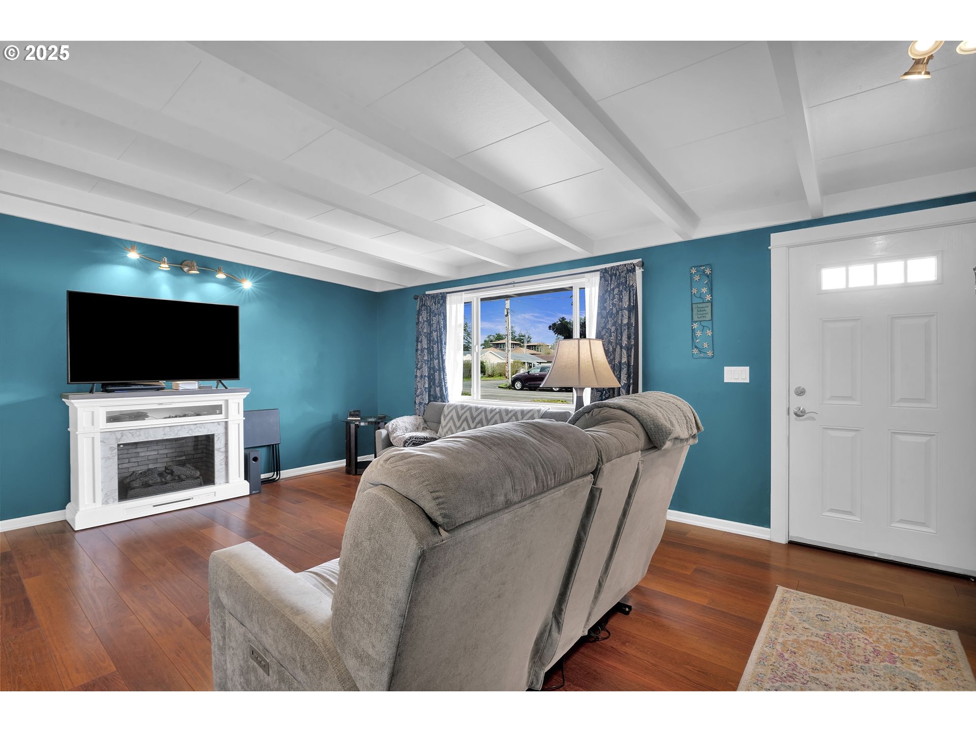 Florence, Oregon 97439, United States, 3 Bedrooms Bedrooms, ,2 BathroomsBathrooms,Residential,Active,251786