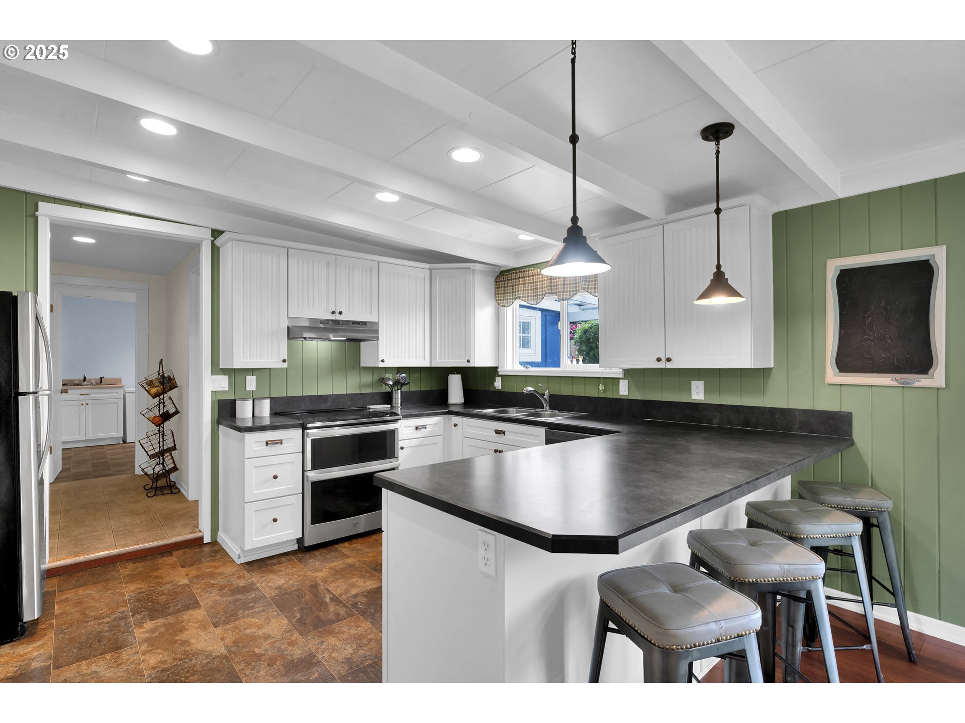 Florence, Oregon 97439, United States, 3 Bedrooms Bedrooms, ,2 BathroomsBathrooms,Residential,Active,251786