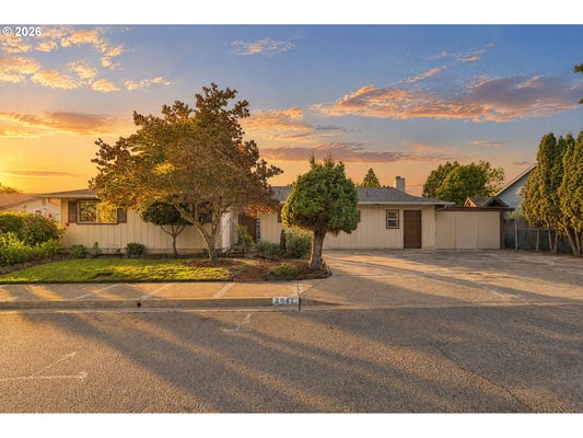 2047 ORR LN, EUGENE, OR 97405 - Image fae84cfe0249c7e8ace4a7beb4e8e2ea/233999382