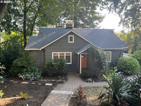 2600 SE LAKEWOOD DR Milwaukie OR 97222