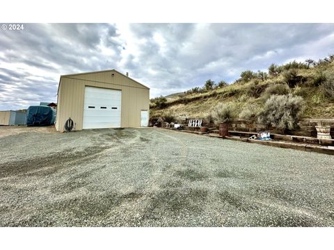 A home in Baker City