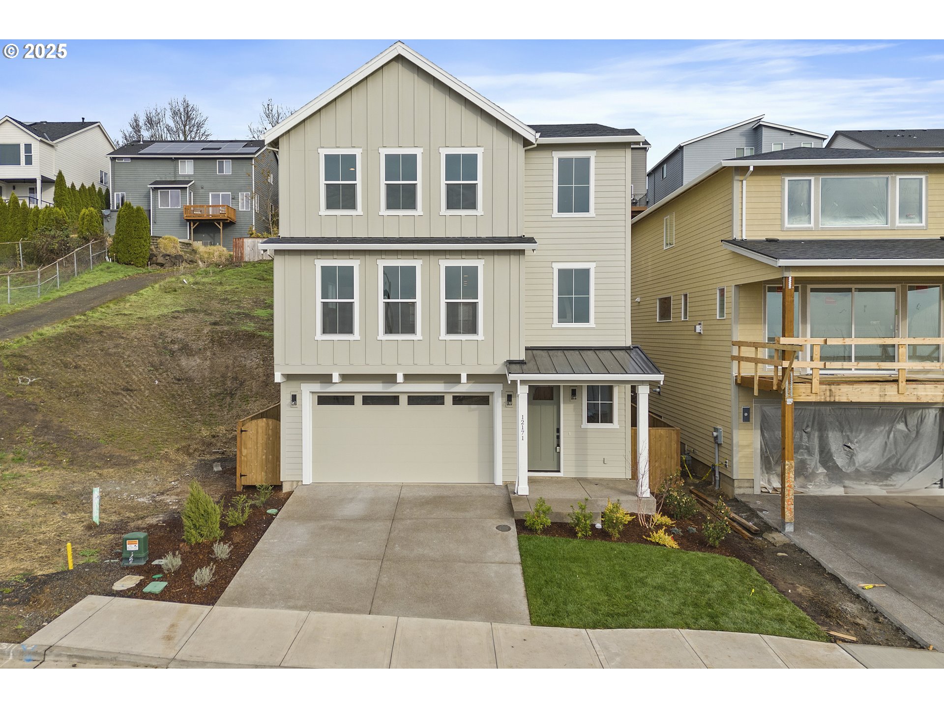 Photo 1 of 43 — 12171 SW Autumnview ST, Tigard, OR 97224