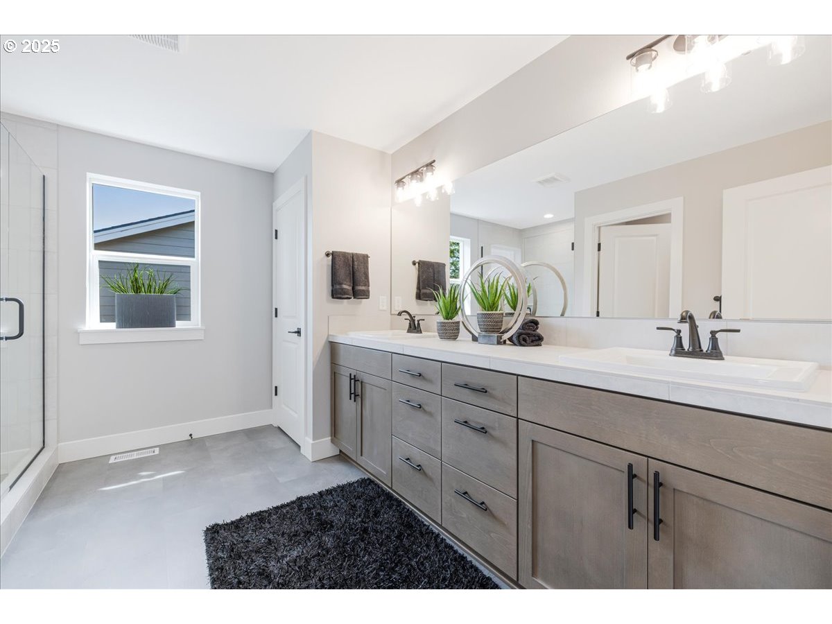 Gresham, Oregon 97080, United States, 4 Bedrooms Bedrooms, ,3 BathroomsBathrooms,Residential,Active,28004