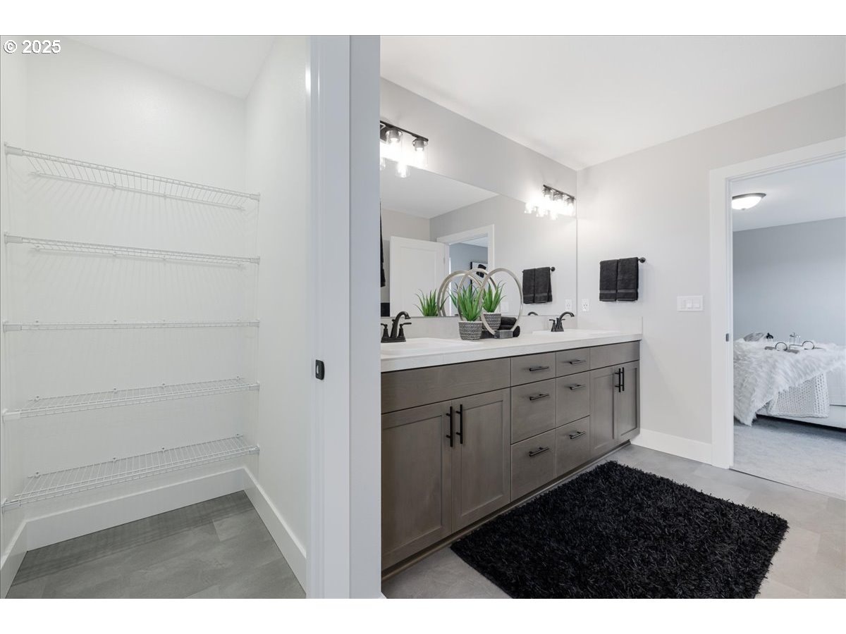 Gresham, Oregon 97080, United States, 4 Bedrooms Bedrooms, ,3 BathroomsBathrooms,Residential,Active,28004