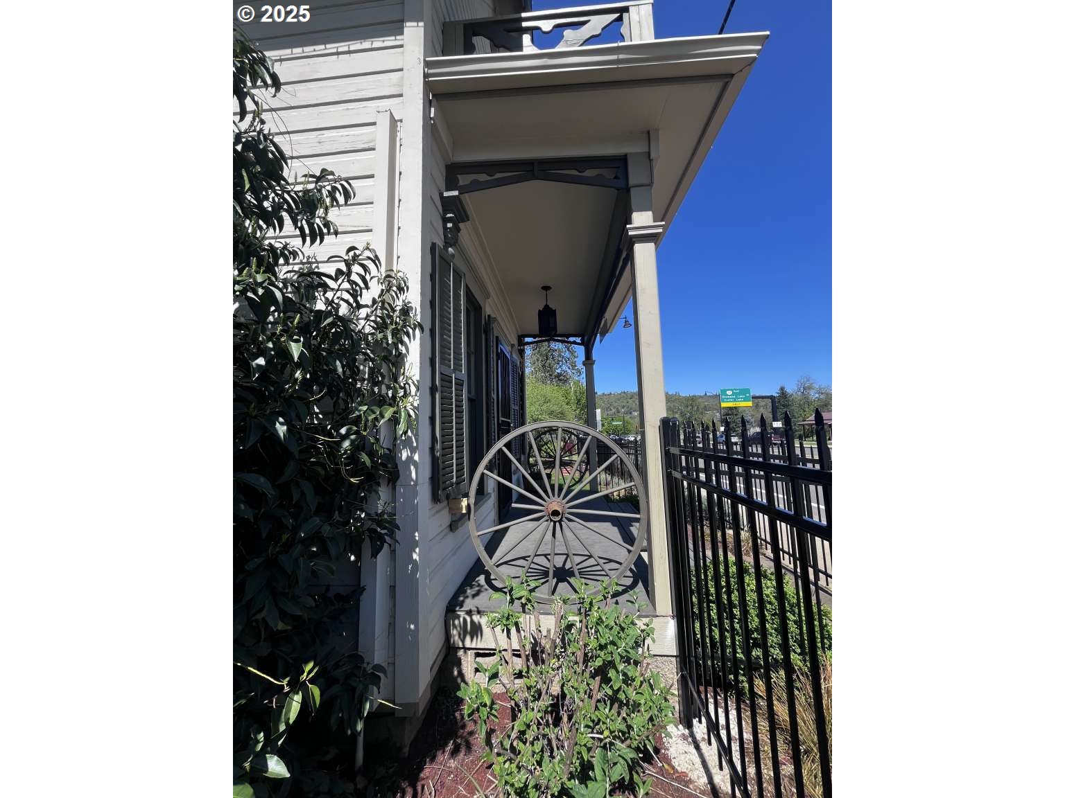 236 SE STEPHENS ST