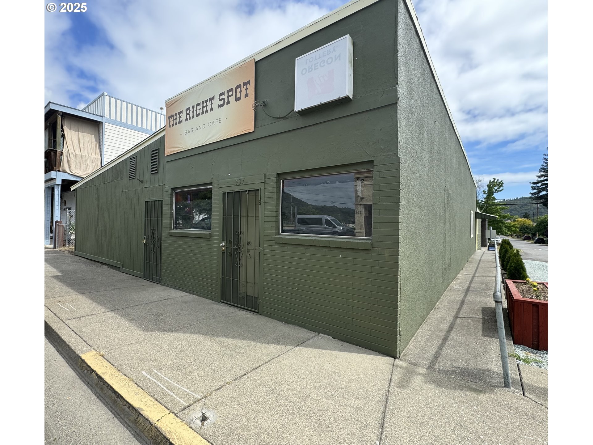 337 MAIN ST