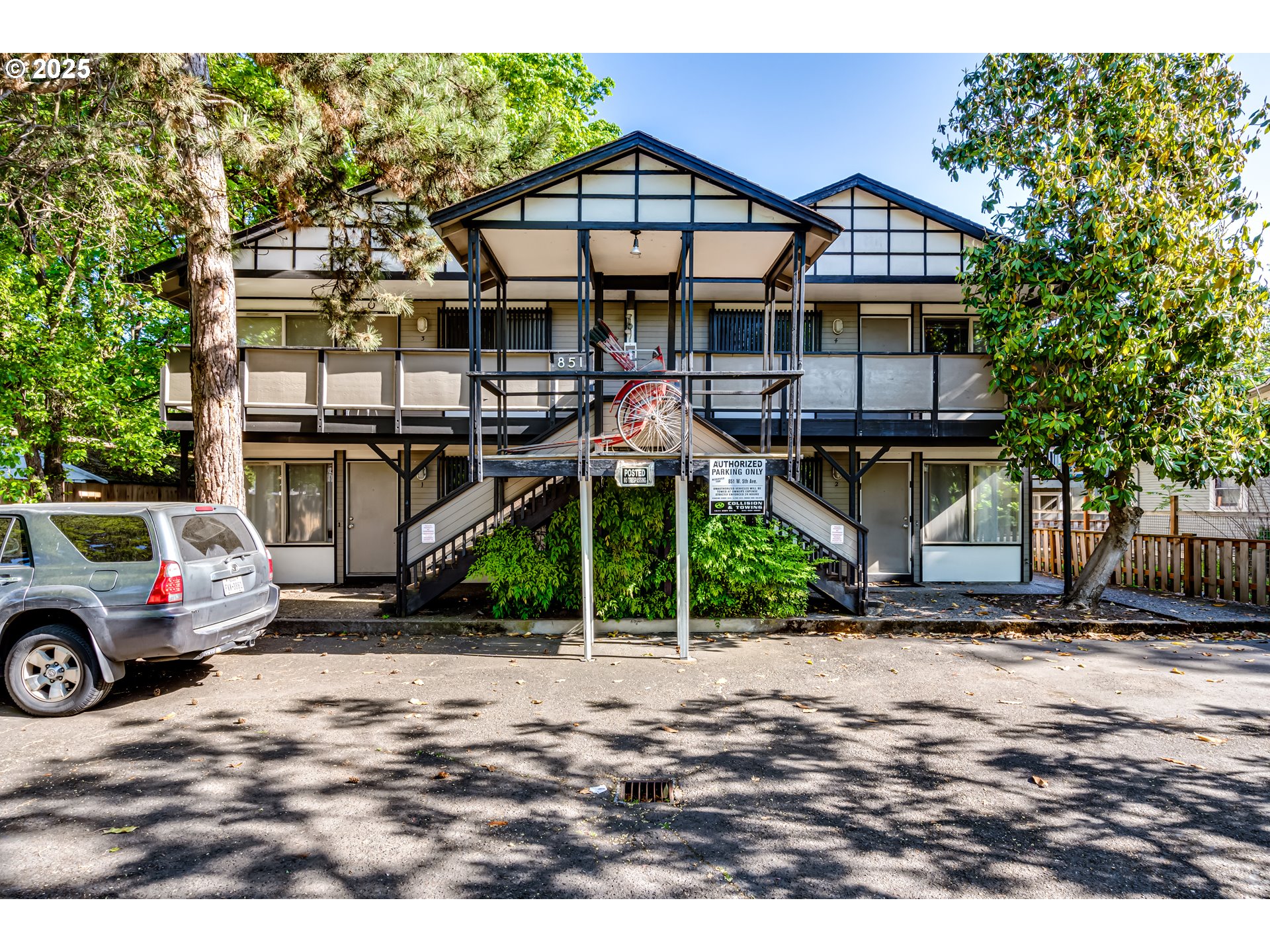 851 W 5TH AVE