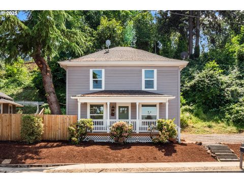 601 MCCLAINE ST Silverton OR 97381