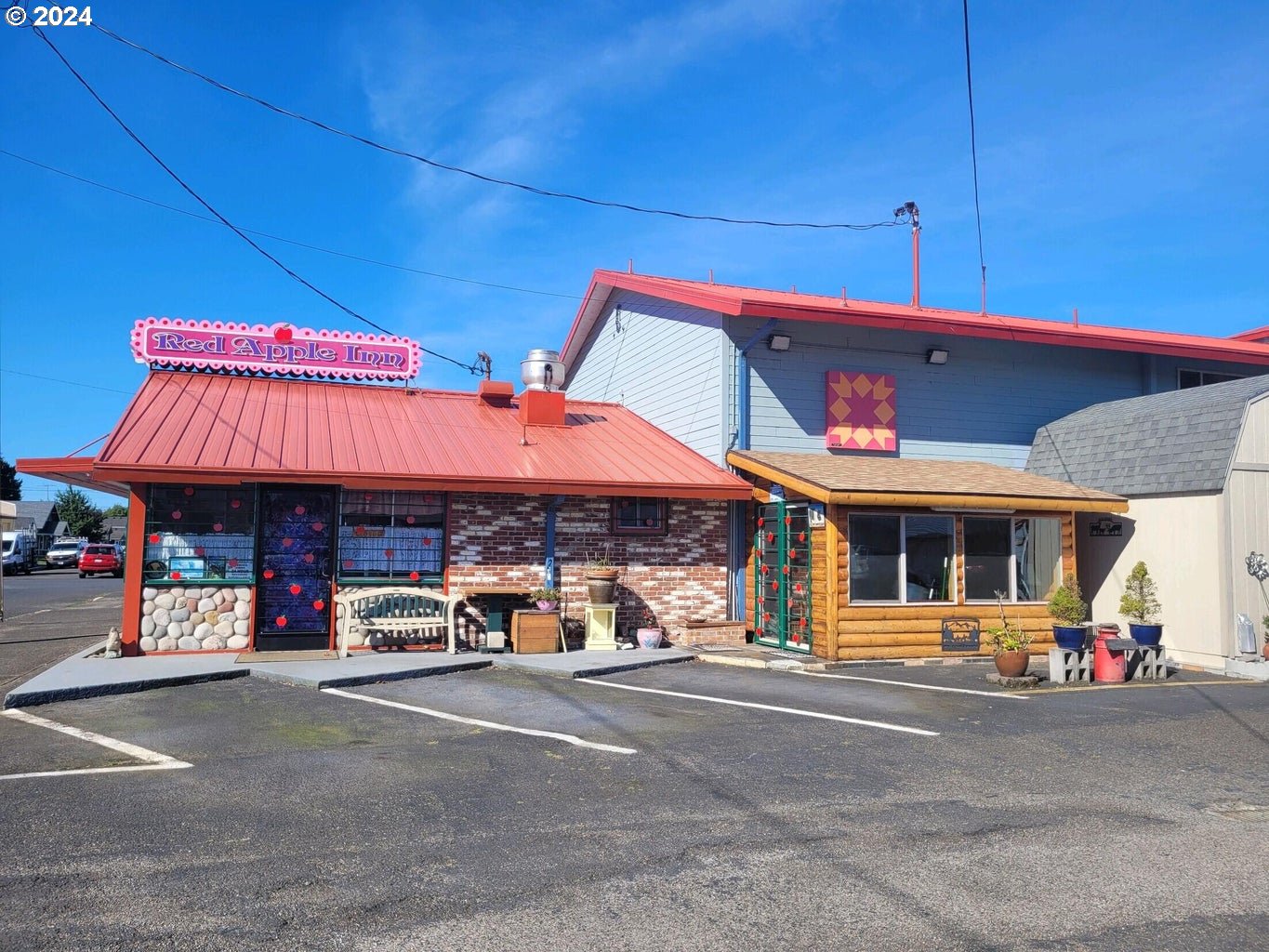 815 MAIN AVE