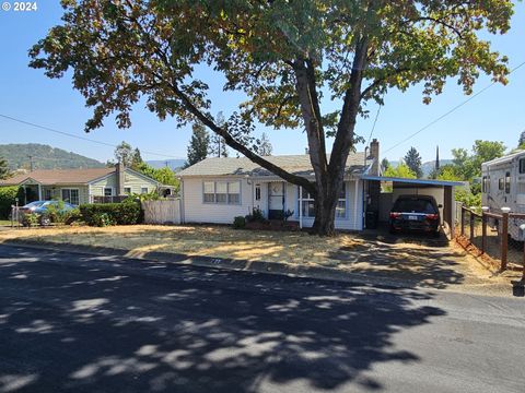 A home in Roseburg