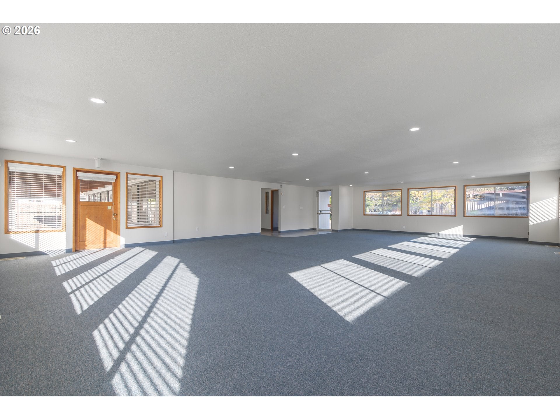 32 MARION LN