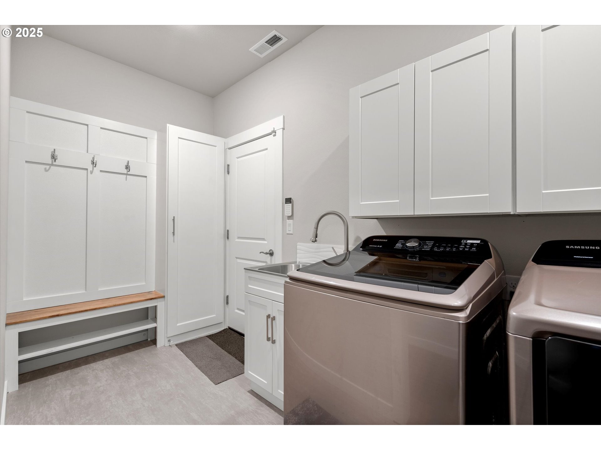 Brush Prairie, Washington 98606, United States, 3 Bedrooms Bedrooms, ,2 BathroomsBathrooms,Residential,Pending,124482