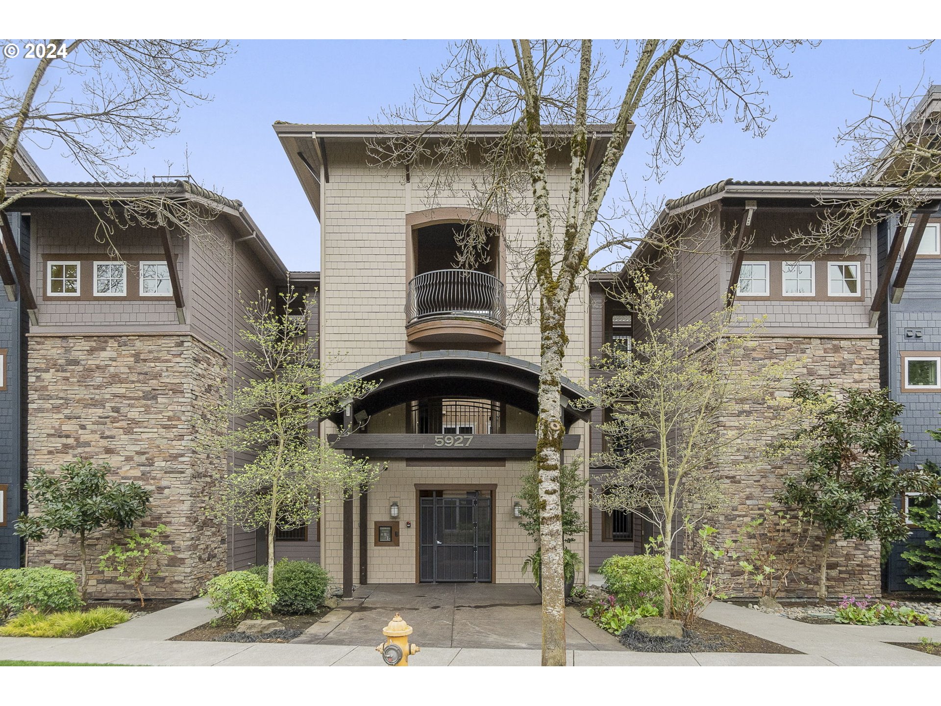 5927 SE COLUMBIA WAY 301

                                                                             Vancouver                                

                                    , WA - $1,999,999