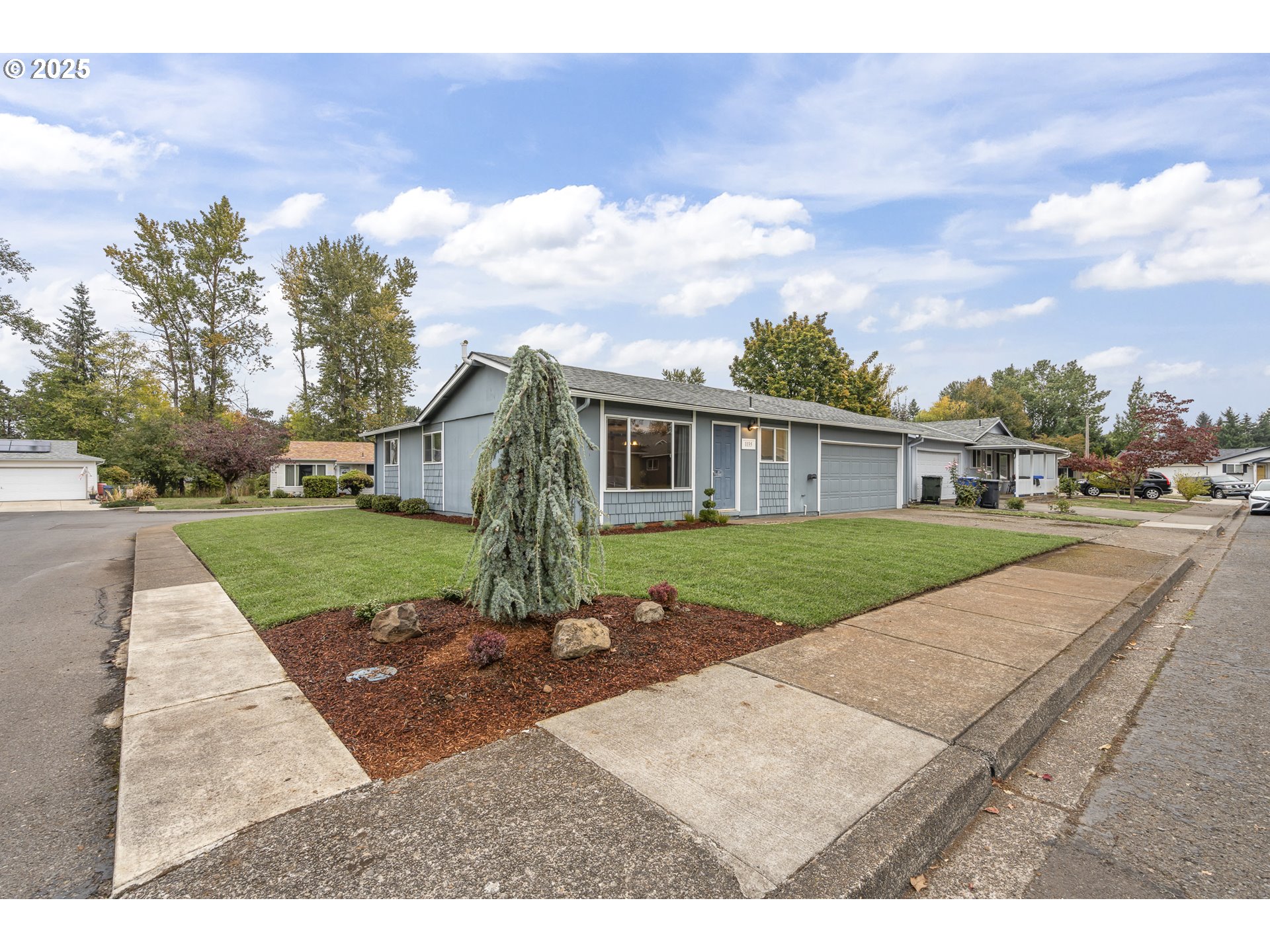 1135 GENIE CT SE
