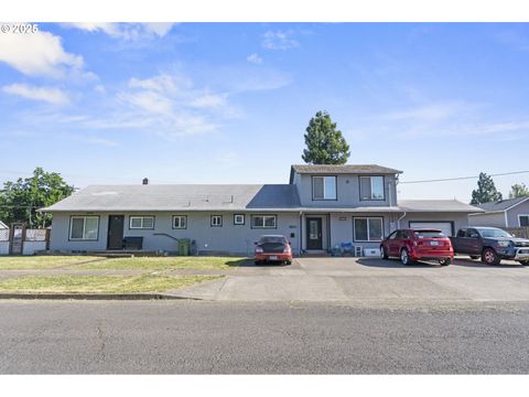 1135 BIRCH AVE Cottage Grove OR 97424