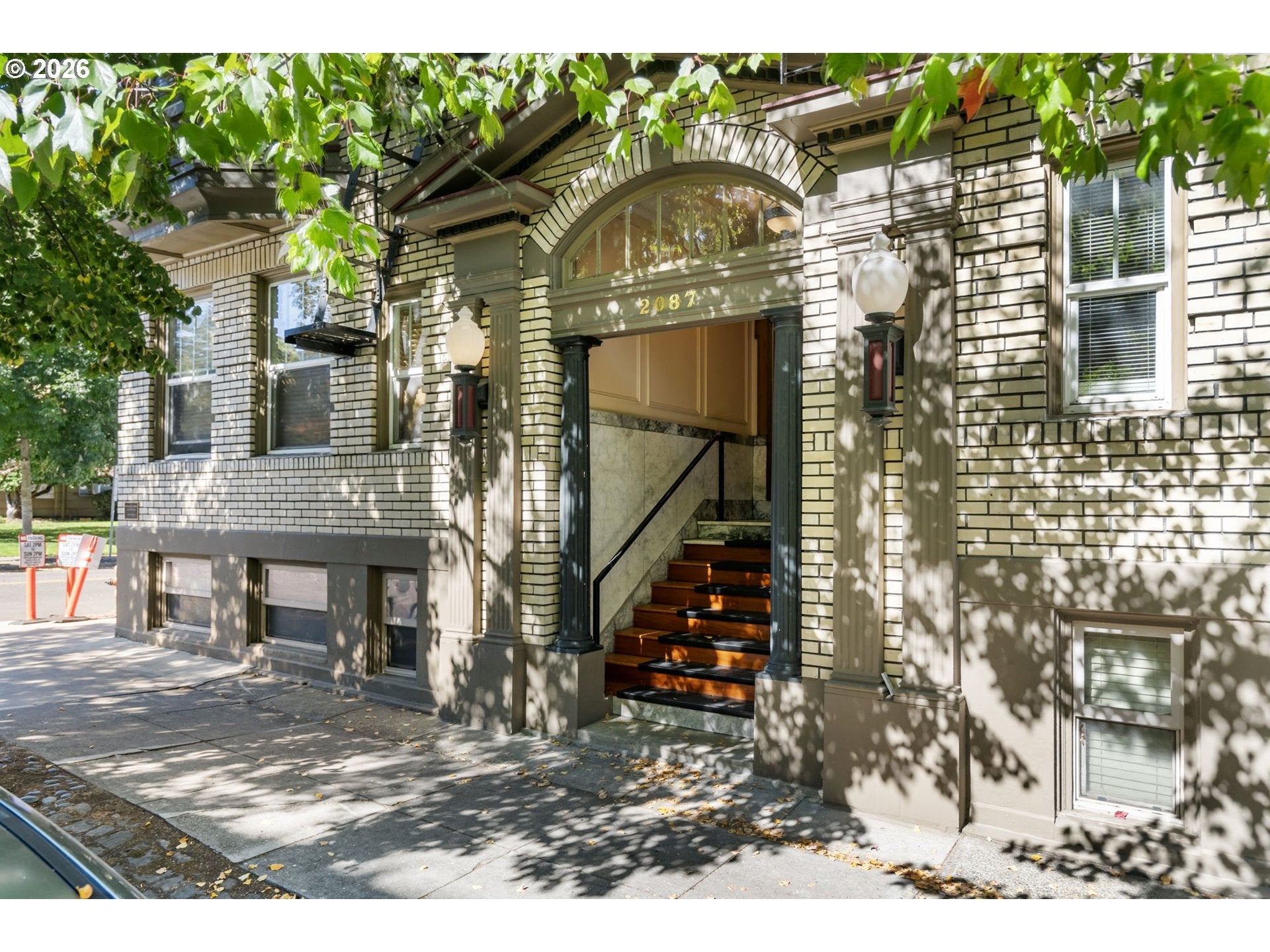 2087 NW OVERTON ST 204