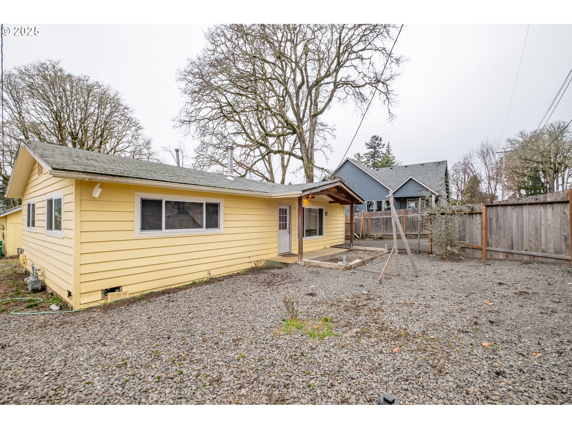 Milwaukie, Oregon 97267, United States, 2 Bedrooms Bedrooms, ,1 BathroomBathrooms,Residential,Pending,80355
