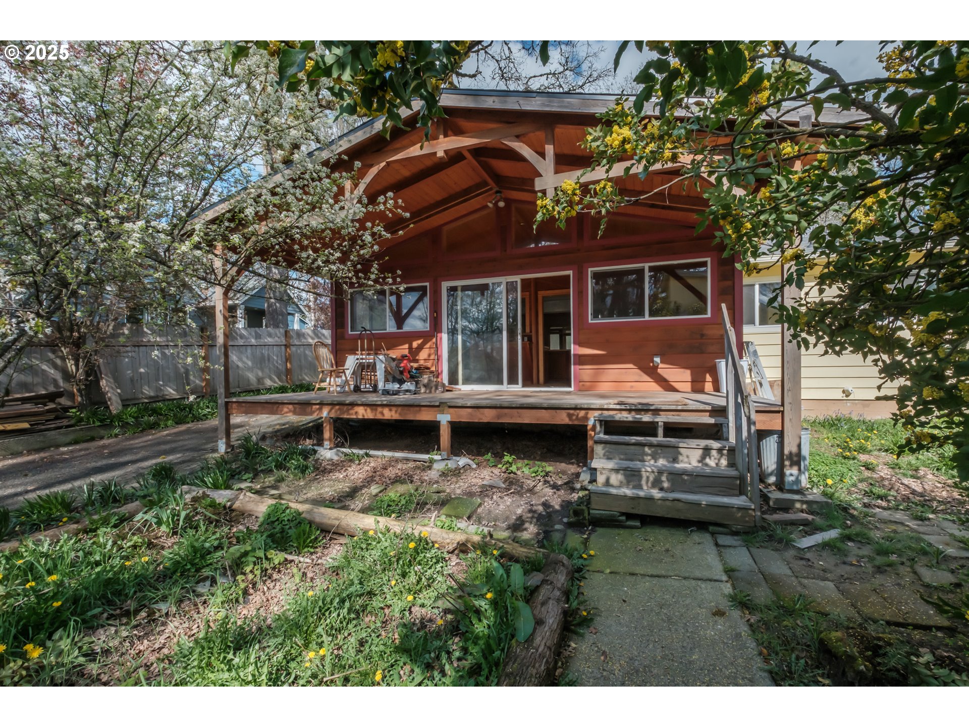 Milwaukie, Oregon 97267, United States, 2 Bedrooms Bedrooms, ,1 BathroomBathrooms,Residential,Pending,80355