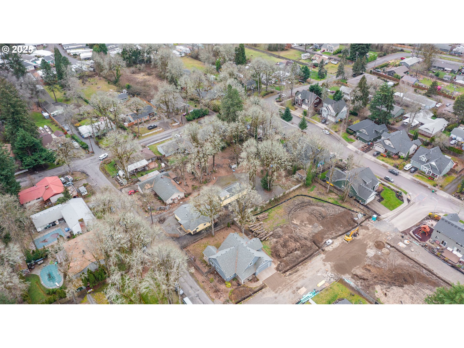 Milwaukie, Oregon 97267, United States, 2 Bedrooms Bedrooms, ,1 BathroomBathrooms,Residential,Pending,80355