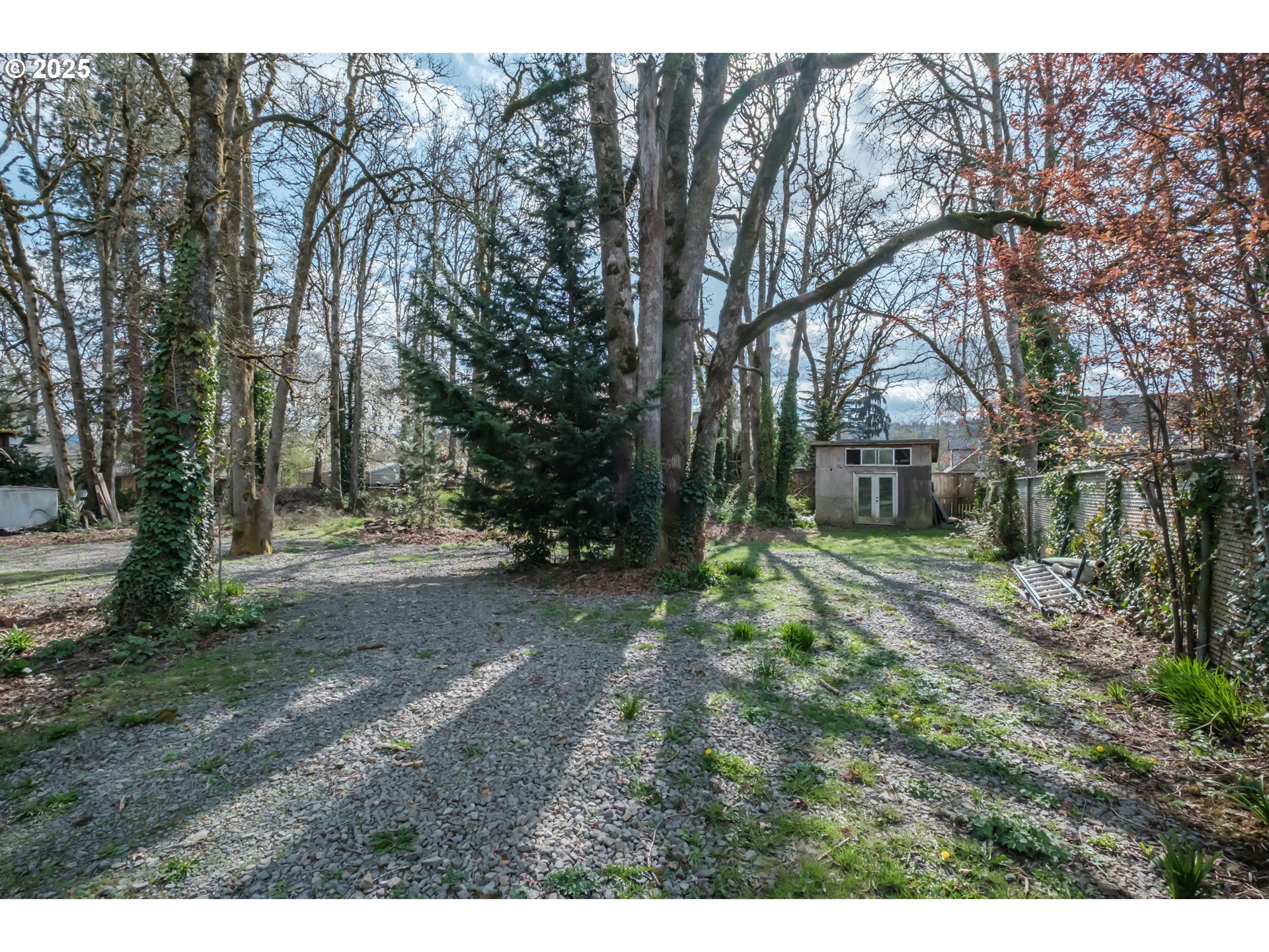 Milwaukie, Oregon 97267, United States, 2 Bedrooms Bedrooms, ,1 BathroomBathrooms,Residential,Pending,80355