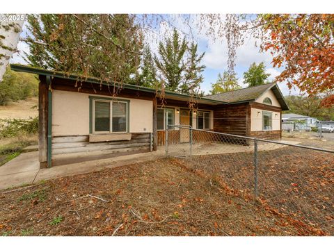 3248 NE JOHNSON ST Roseburg OR 97470
