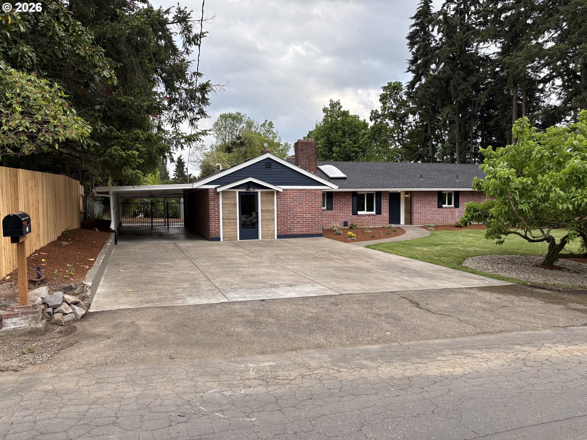 4200 SE RISLEY AVE