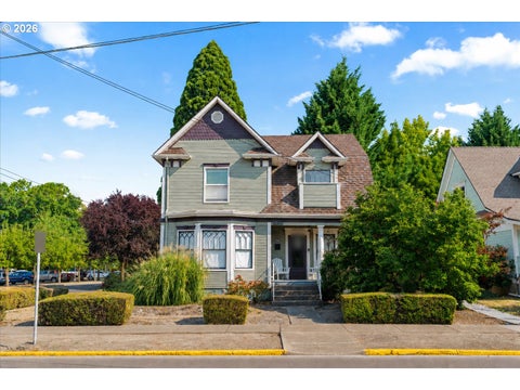 Photo of 707 NE 5th St, McMinnville, OR 97128 (MLS # 374301453)