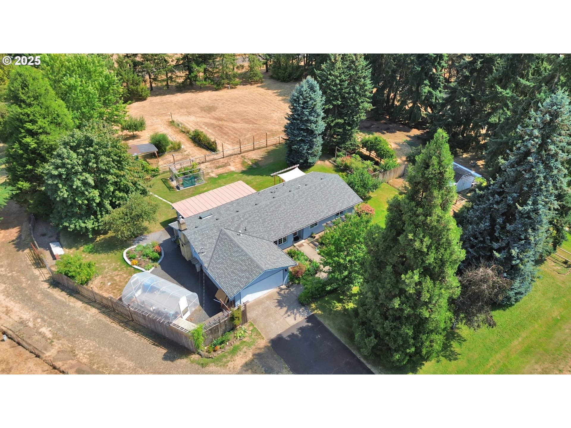 Eugene, Oregon 97402, United States, 3 Bedrooms Bedrooms, ,2 BathroomsBathrooms,Residential,Pending,200414