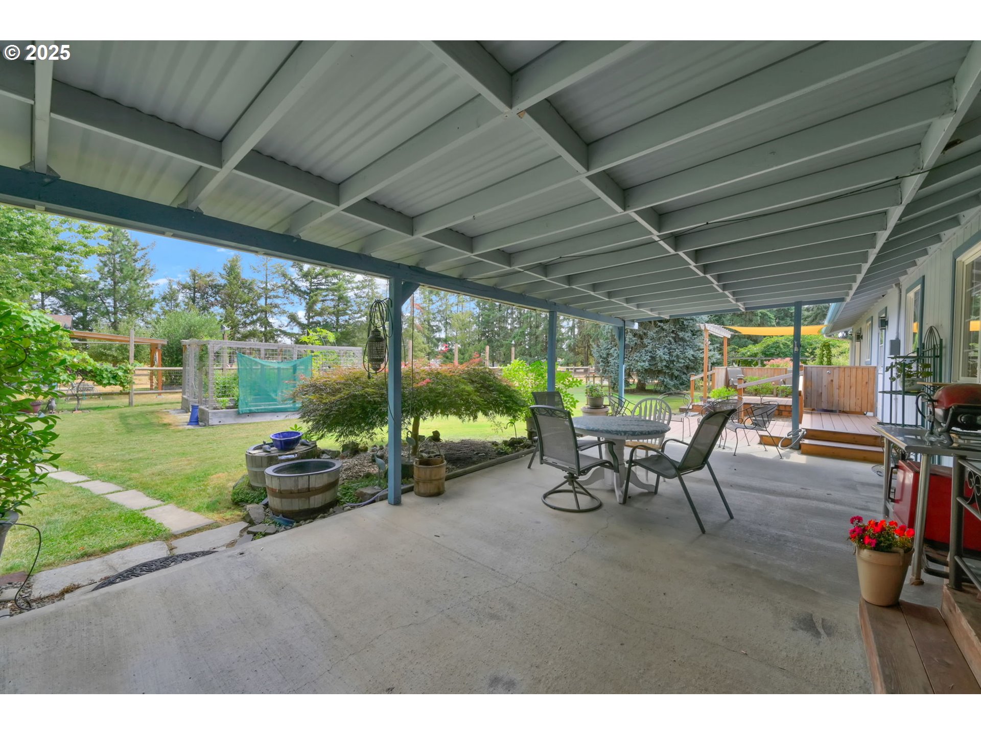 Eugene, Oregon 97402, United States, 3 Bedrooms Bedrooms, ,2 BathroomsBathrooms,Residential,Pending,200414