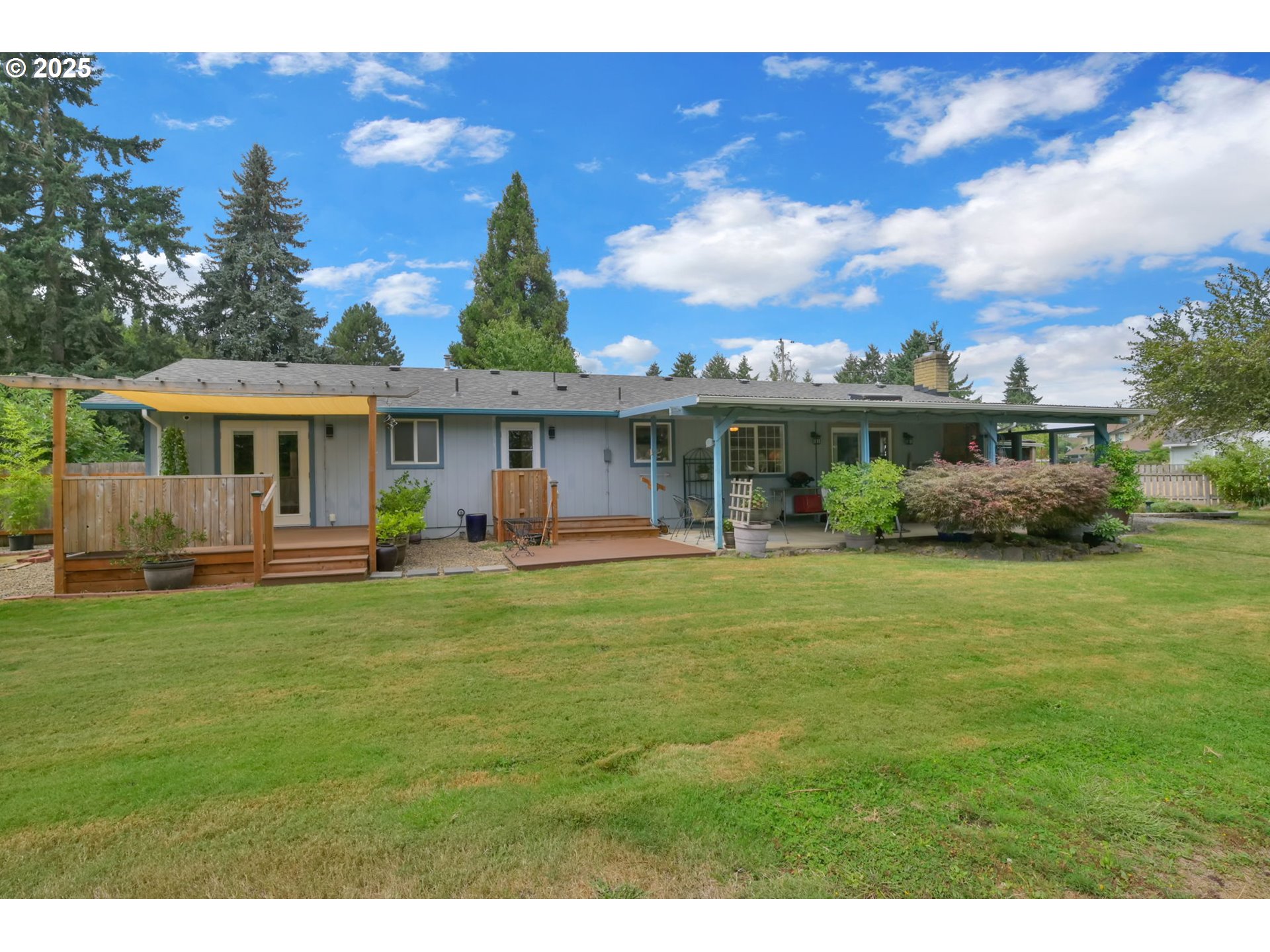 Eugene, Oregon 97402, United States, 3 Bedrooms Bedrooms, ,2 BathroomsBathrooms,Residential,Pending,200414