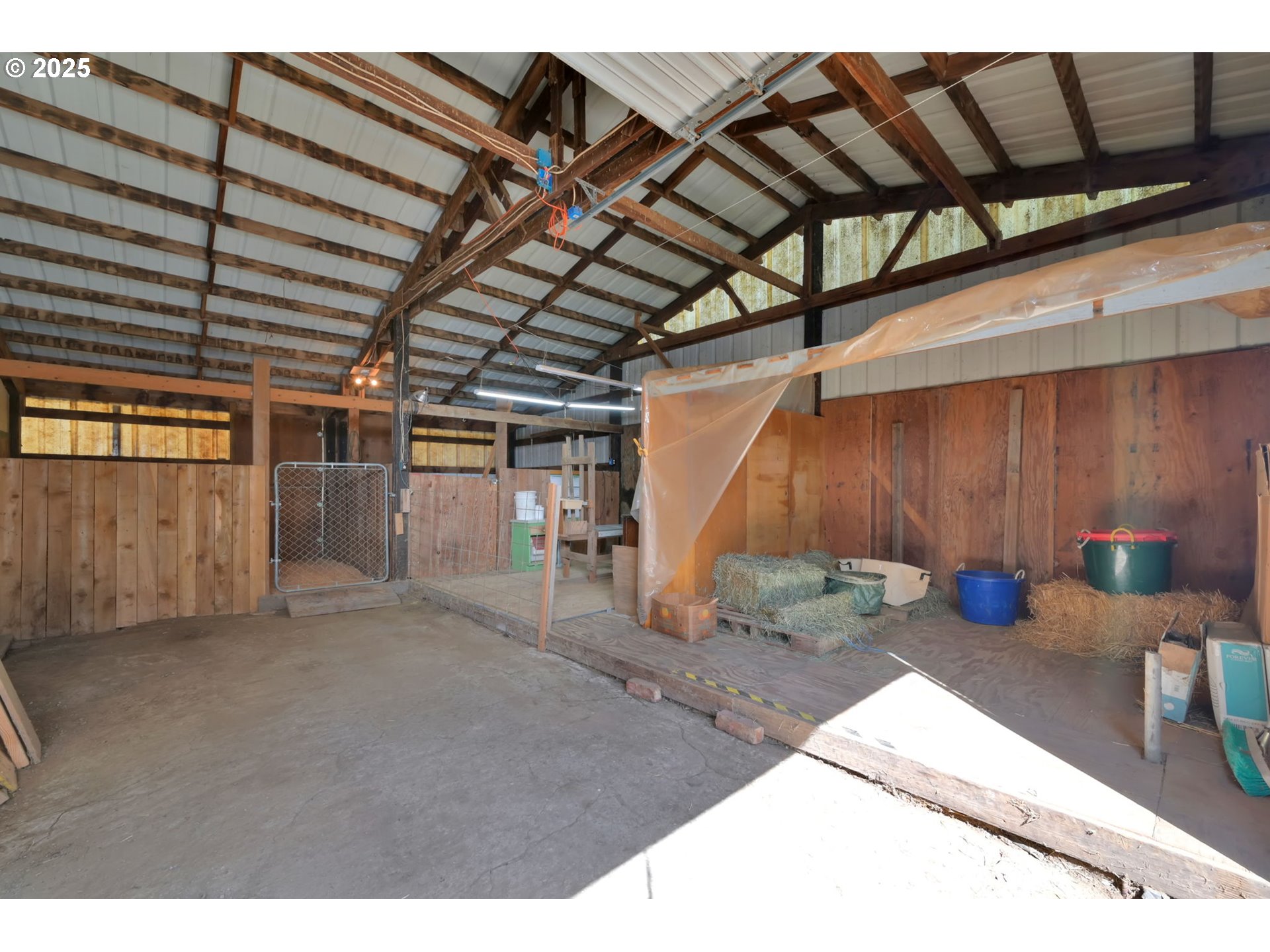 Eugene, Oregon 97402, United States, 3 Bedrooms Bedrooms, ,2 BathroomsBathrooms,Residential,Pending,200414